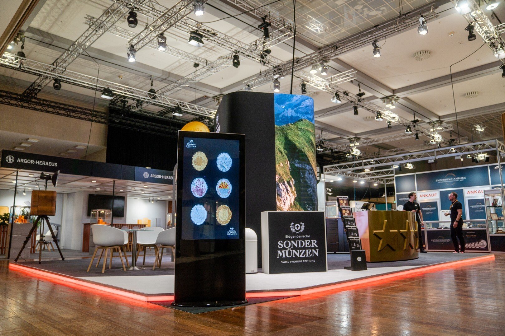 Digitale Touchstele mit Kiosk-App zur interaktiven Information und digitalen Präsentation von Swissmint-Inhalten.